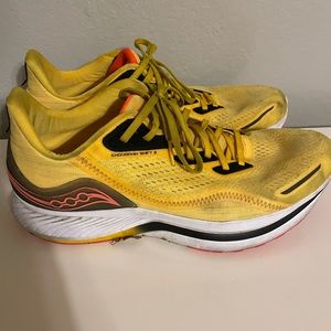Saucony Endorphin Shift 2